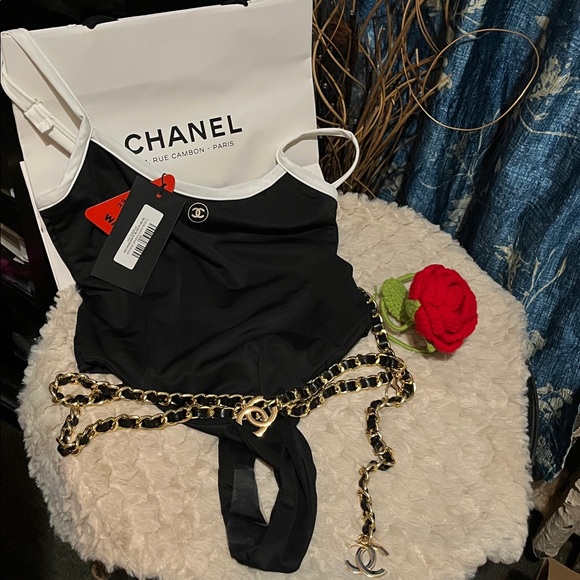 nwt Black and White Bodysuit - Picture 3 of 4